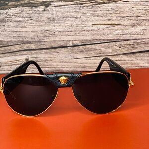 Versace VE2150Q Aviator Unisex Sunglasses Authentic and Great Condition